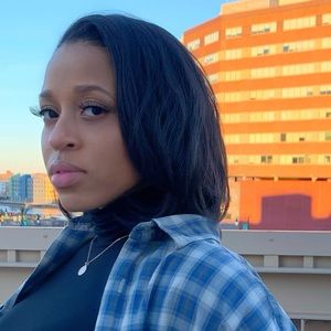 Meet your Posher, Alicia